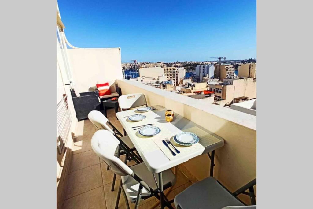 Luxurious Furnished Penthouse Apartment In Sliema Exterior foto